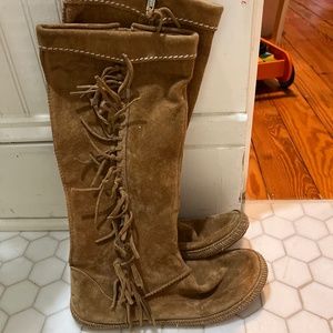 NWOT UGG Mammoth Suede Traction Pull On Round Toe Fringe Knee Boots